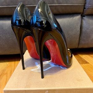Christian Louboutin So Kate sz 40 Patent Leather